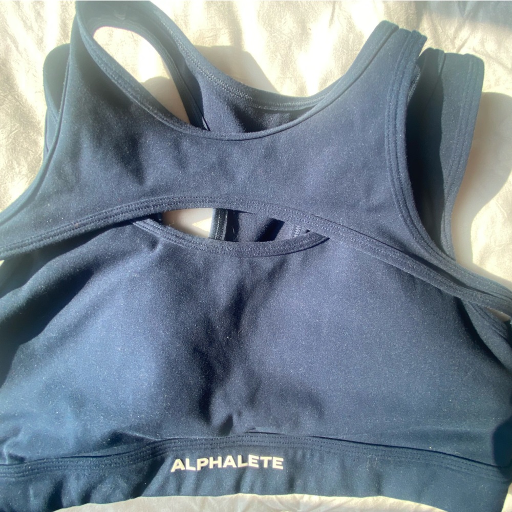 Alphalete sports bra